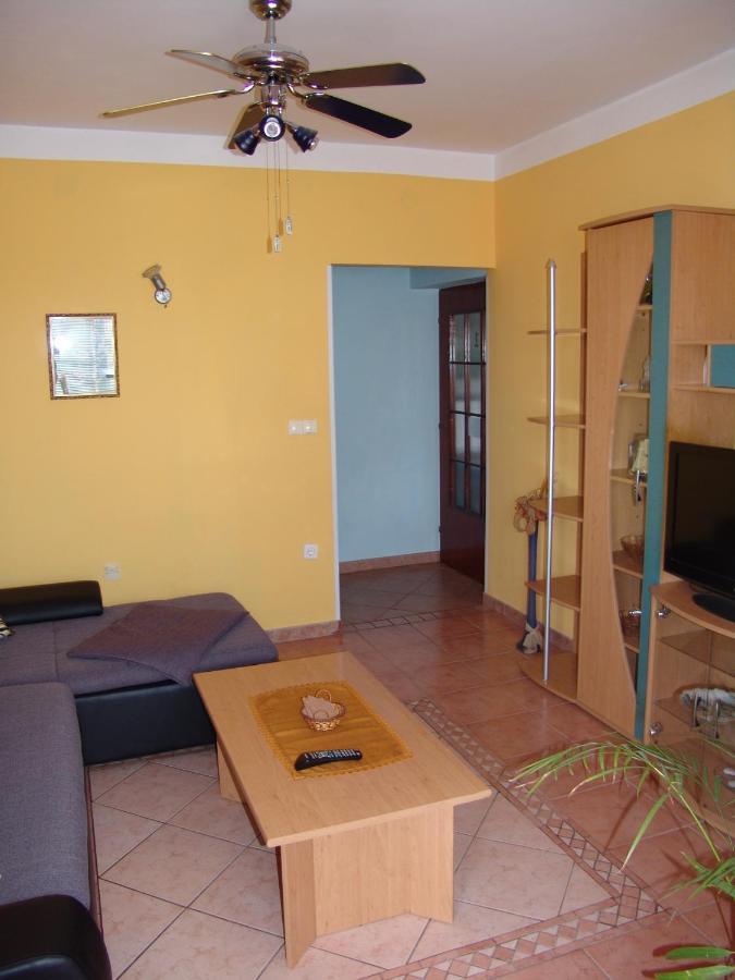 Apartments Bozica 克尔克 外观 照片