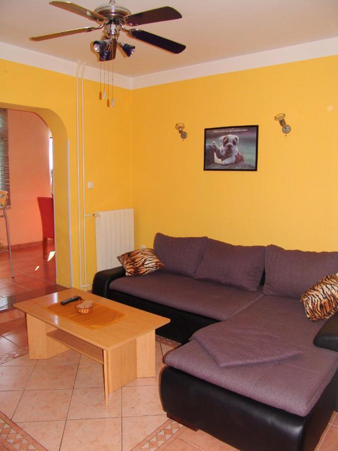 Apartments Bozica 克尔克 外观 照片