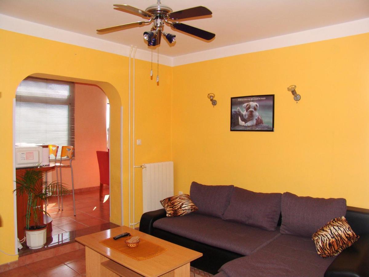 Apartments Bozica 克尔克 外观 照片