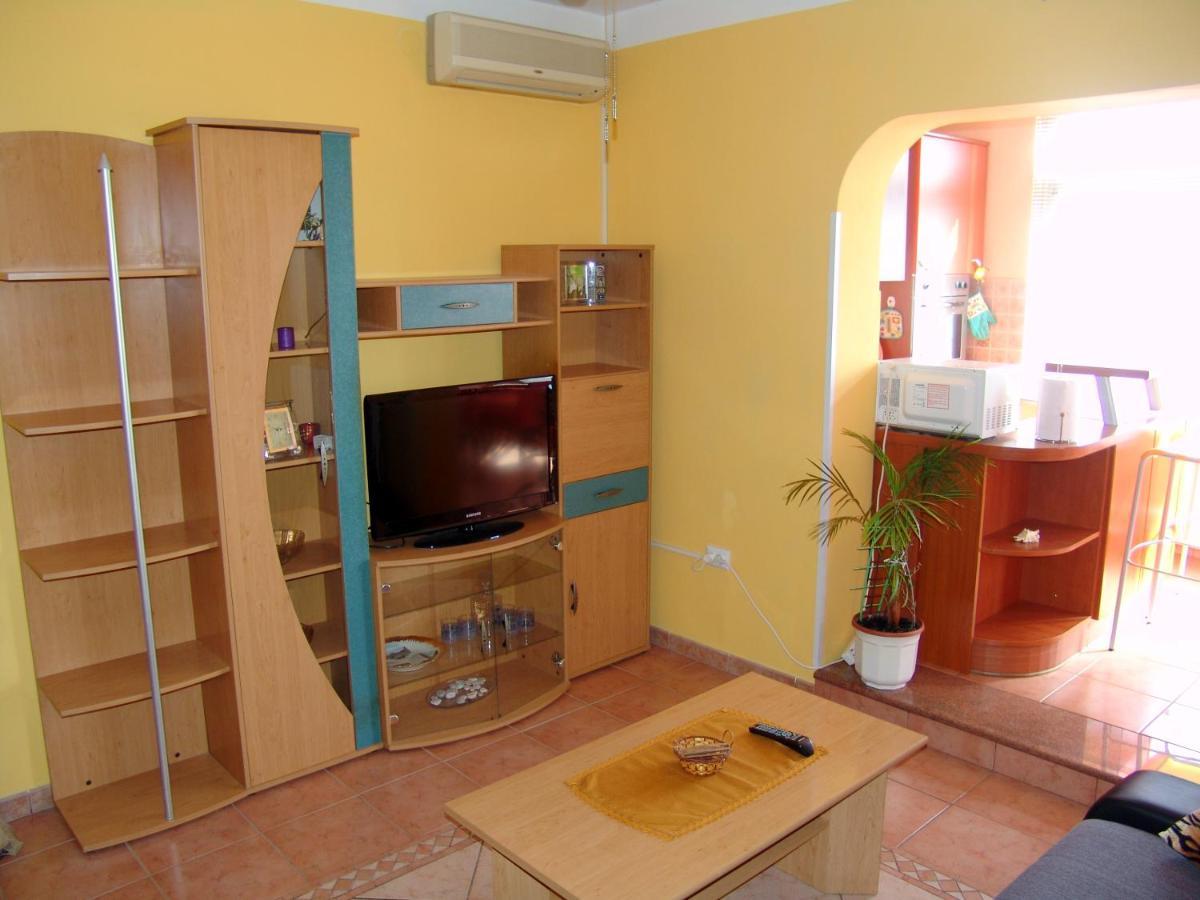 Apartments Bozica 克尔克 外观 照片